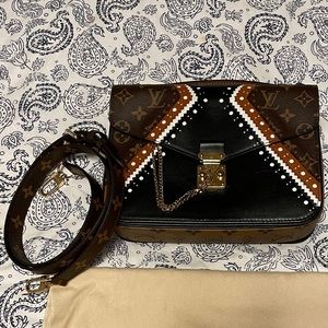 Rare Louis Vuitton Brogue Reverse Pochette Métis